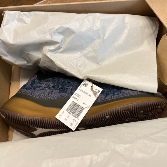 Yeezy Boost 380 - Picture 5 of 7